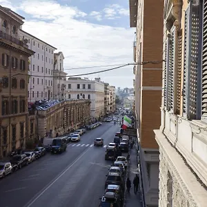 Konukevi Colosseo Prestige